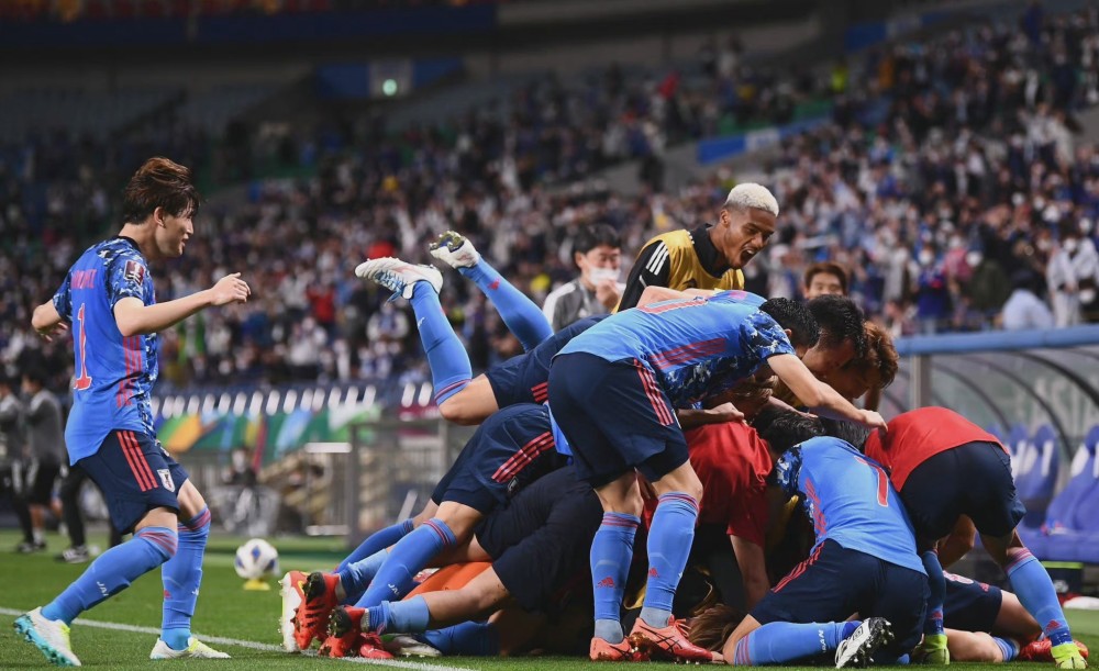 亿万28官网- 布雷西亚定位球战术奏效，力擒实力派对手